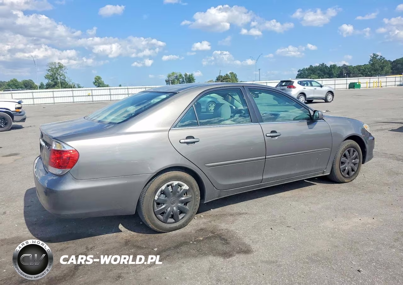 2005 Toyota Camry Le VIN:4T1BE32K65U545027 - 3
