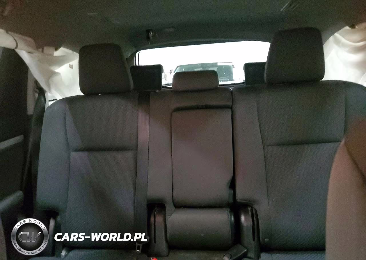 2015 Toyota Highlander Le VIN:5TDBKRFH3FS158214 - 10