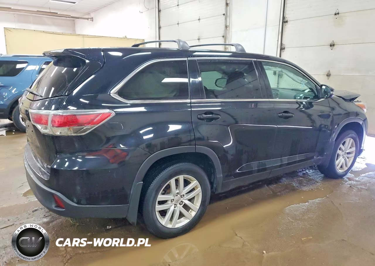 2015 Toyota Highlander Le VIN:5TDBKRFH3FS158214 - 3