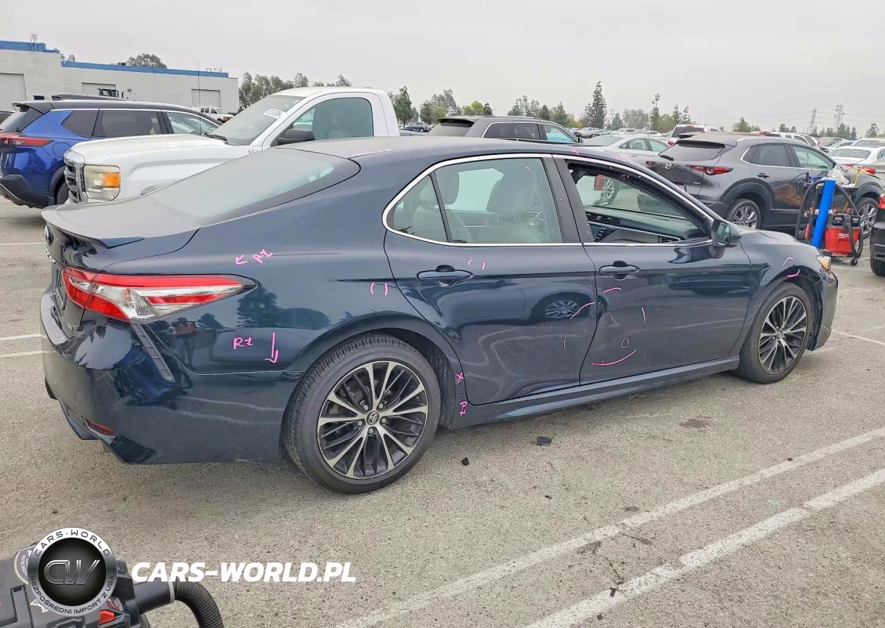 2018 Toyota Camry Se VIN:4T1B11HK2JU525004 - 3
