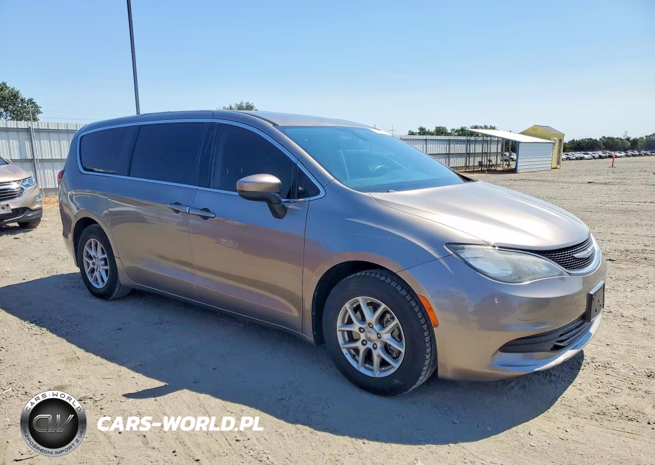 2018 Chrysler Pacifica Lx VIN:2C4RC1CGXJR236529 - 4