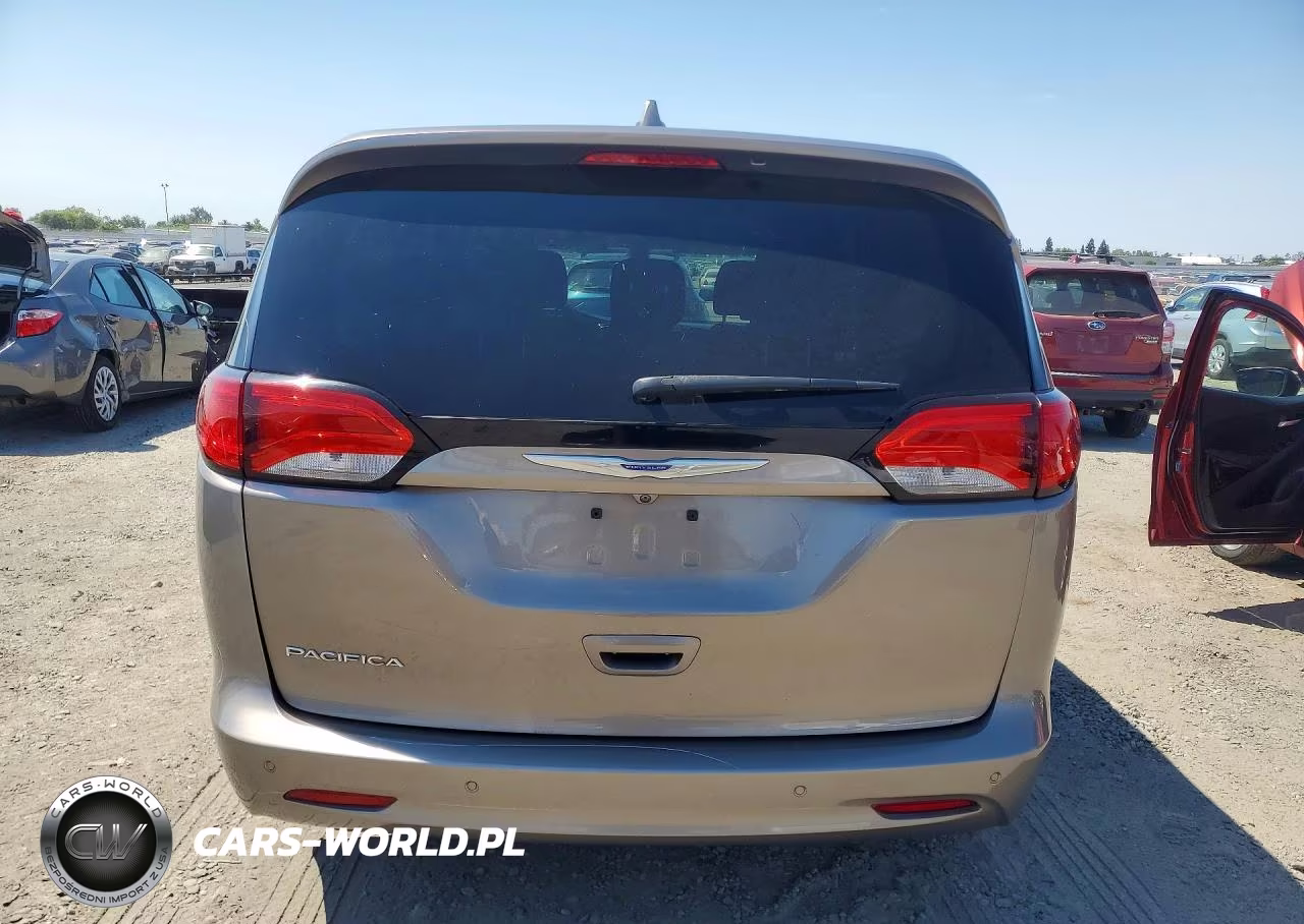 2018 Chrysler Pacifica Lx VIN:2C4RC1CGXJR236529 - 6