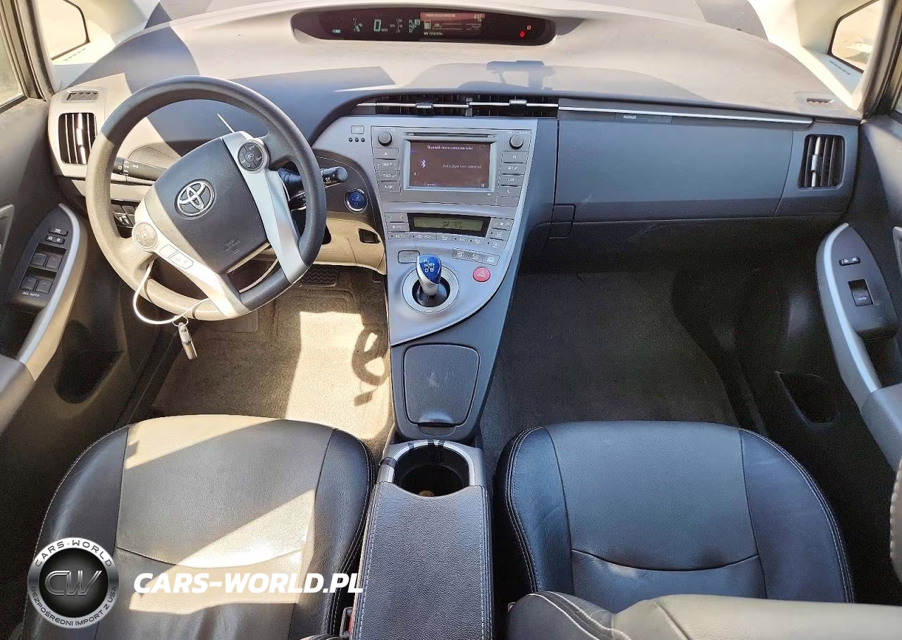 2015 Toyota Prius Two VIN:JTDKN3DU9F0464941 - 8