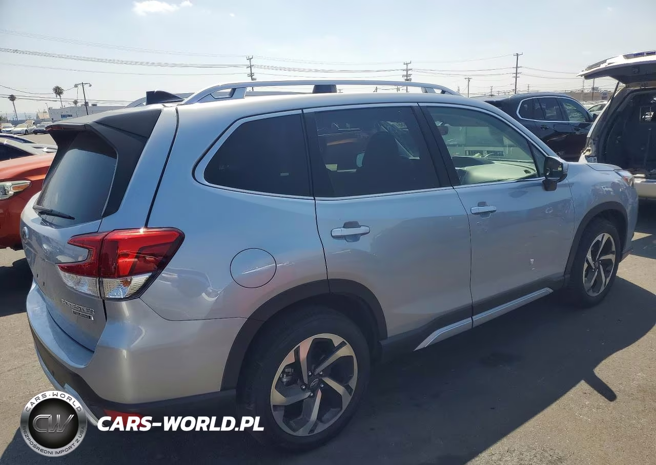 2024 Subaru Forester Touring VIN:JF2SKAMC1RH446901 - 3