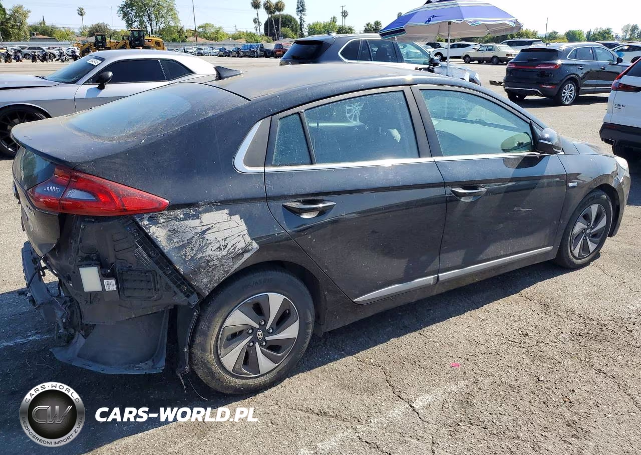 2018 Hyundai Ioniq Sel VIN:KMHC75LC4JU062650 - 3
