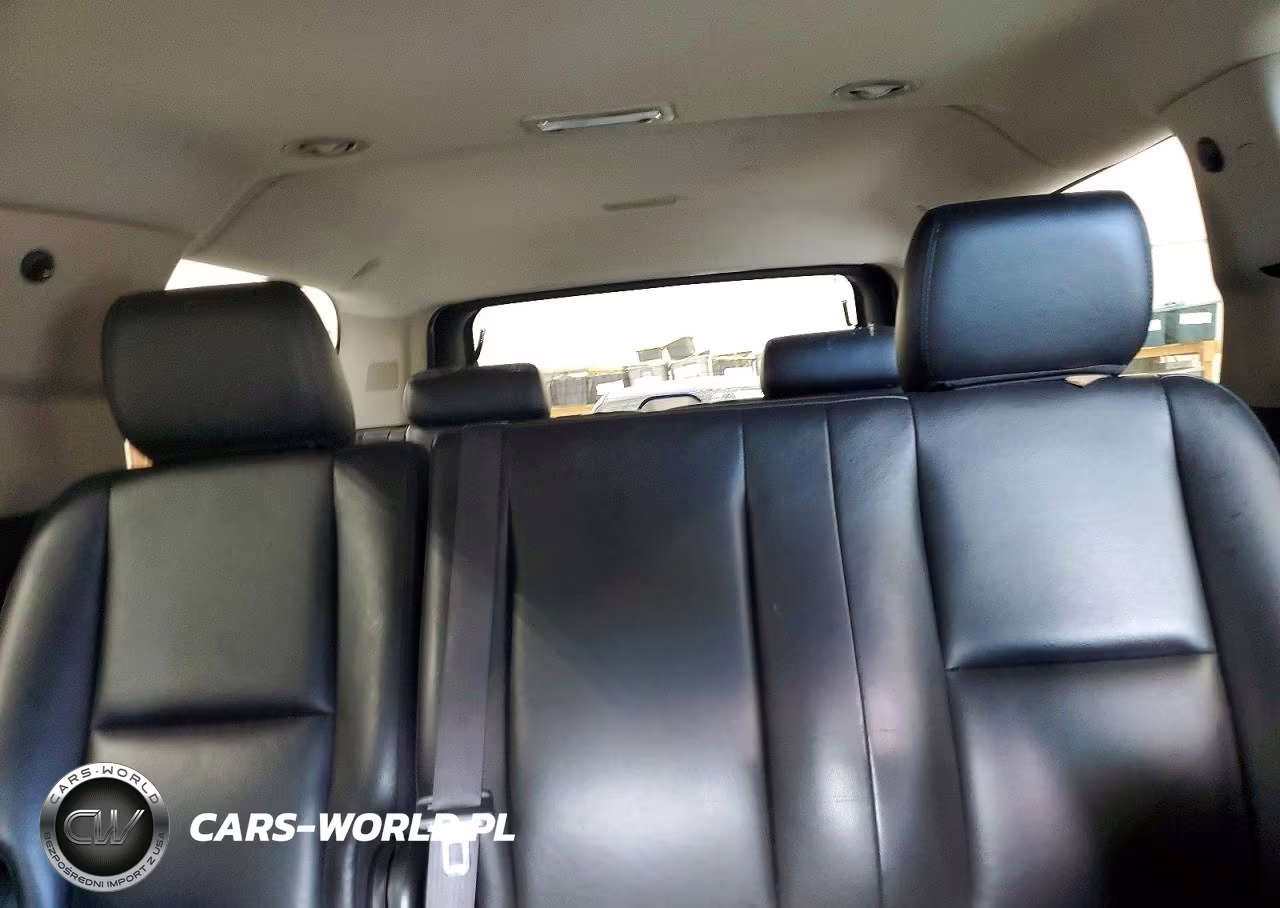 2011 Chevrolet Suburban VIN:1GNSC5E03BR301891 - 10