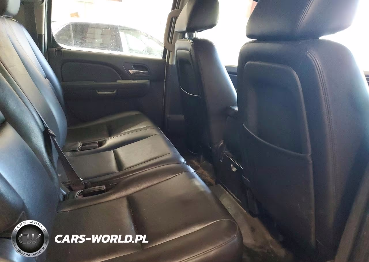 2011 Chevrolet Suburban VIN:1GNSC5E03BR301891 - 11
