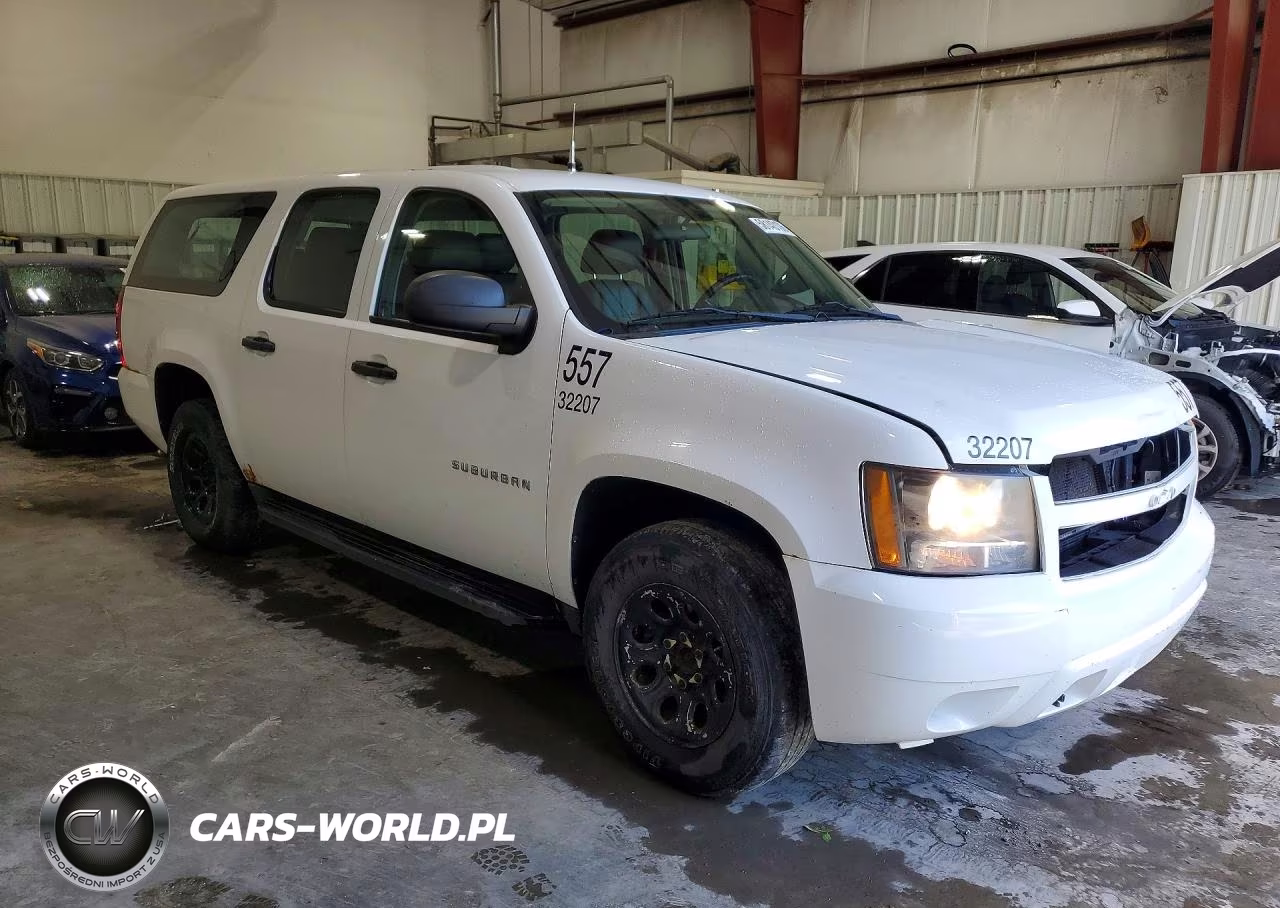 2011 Chevrolet Suburban VIN:1GNSC5E03BR301891 - 4