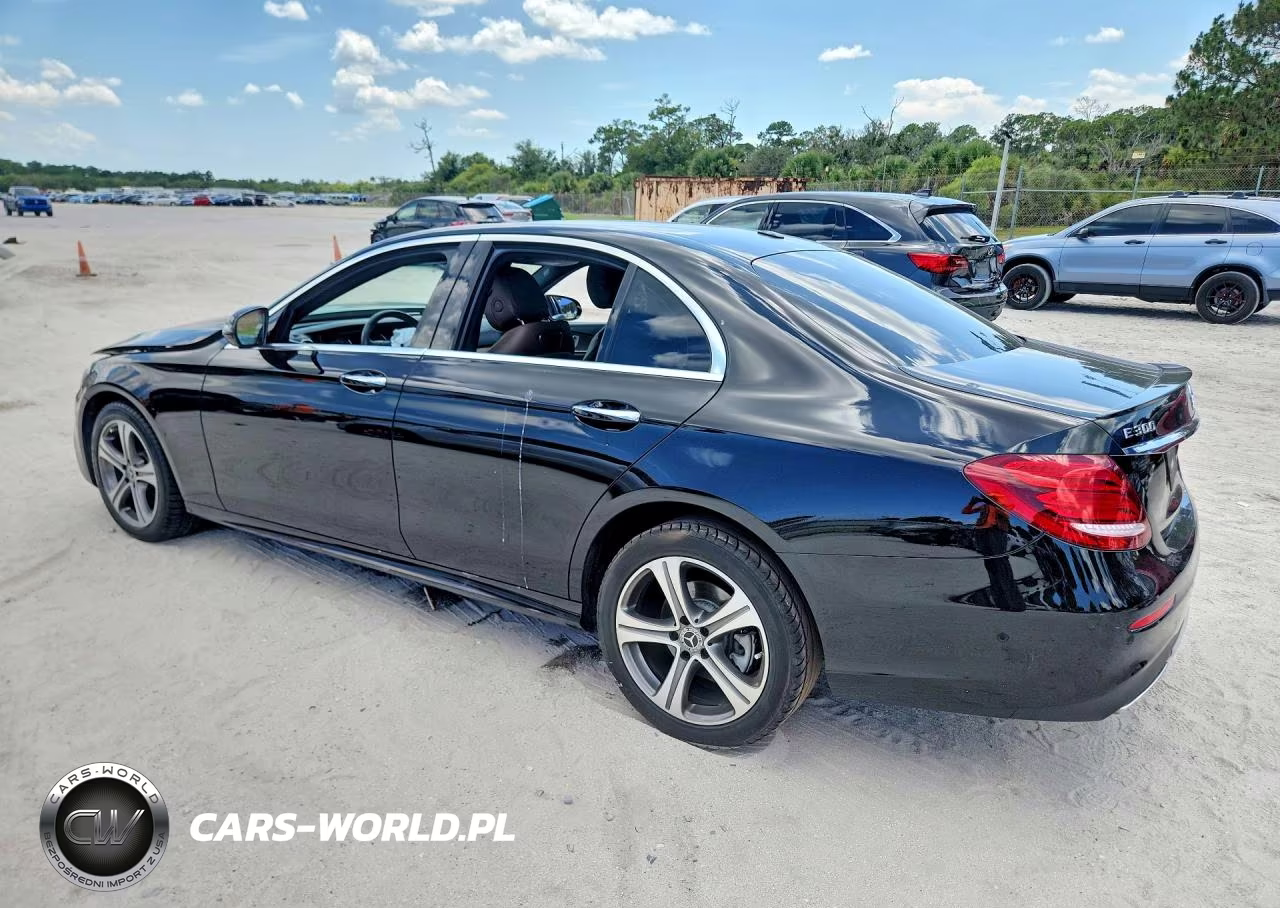2018 Mercedes-Benz E 300 VIN:WDDZF4JB9JA480957 - 2