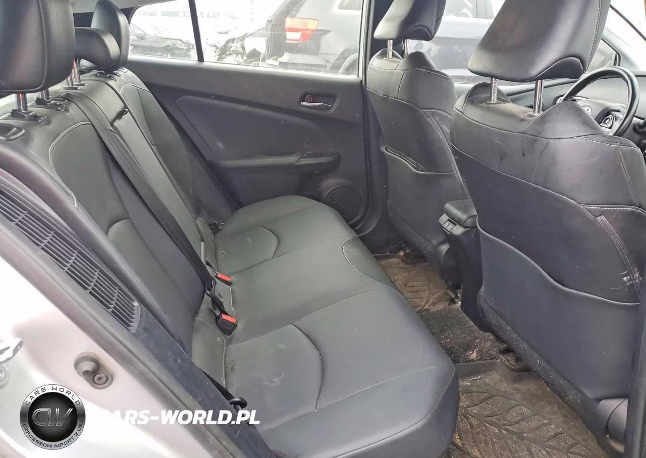 2021 Toyota Prius Prime Limited VIN:JTDKAMFP8M3165185 - 10