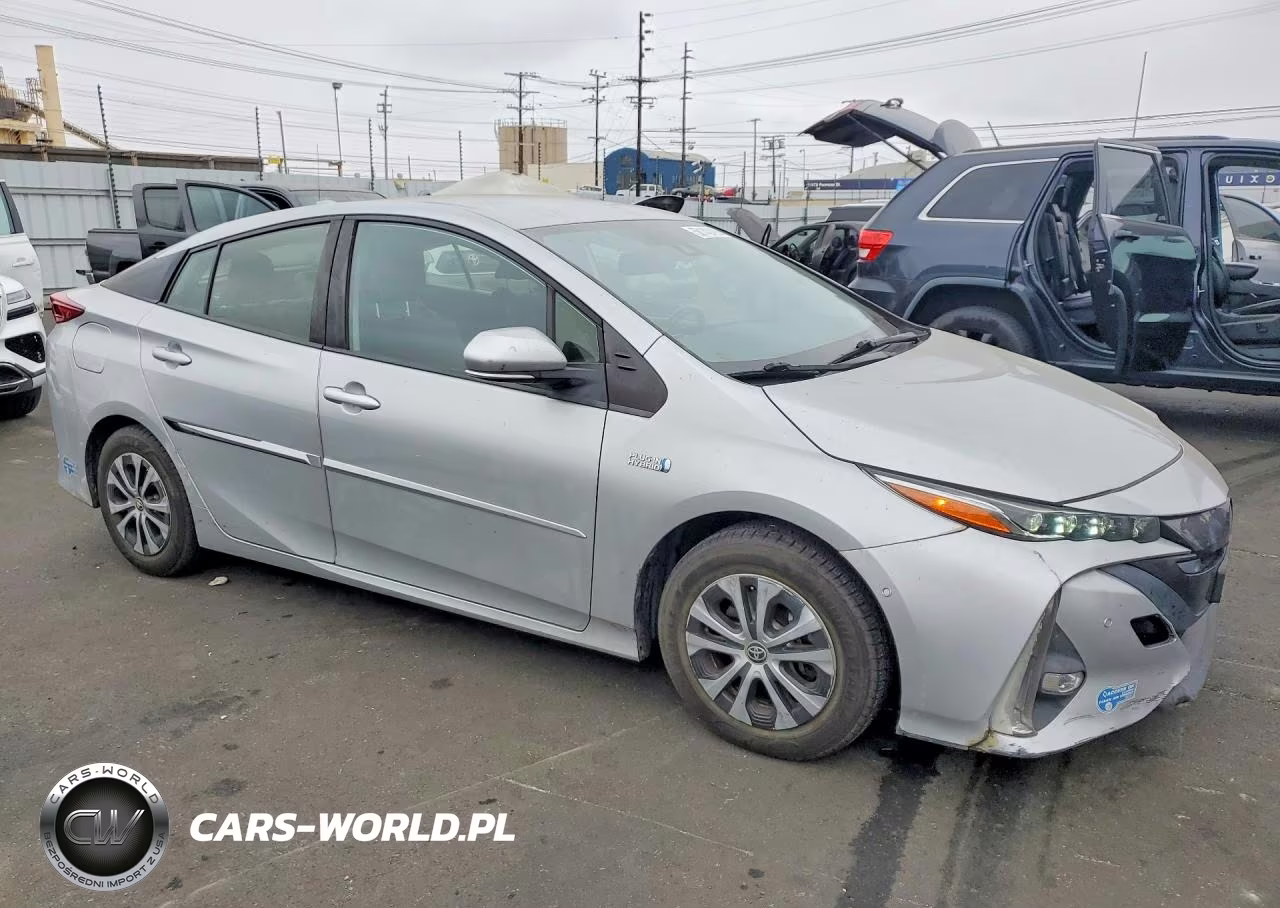 2021 Toyota Prius Prime Limited VIN:JTDKAMFP8M3165185 - 4