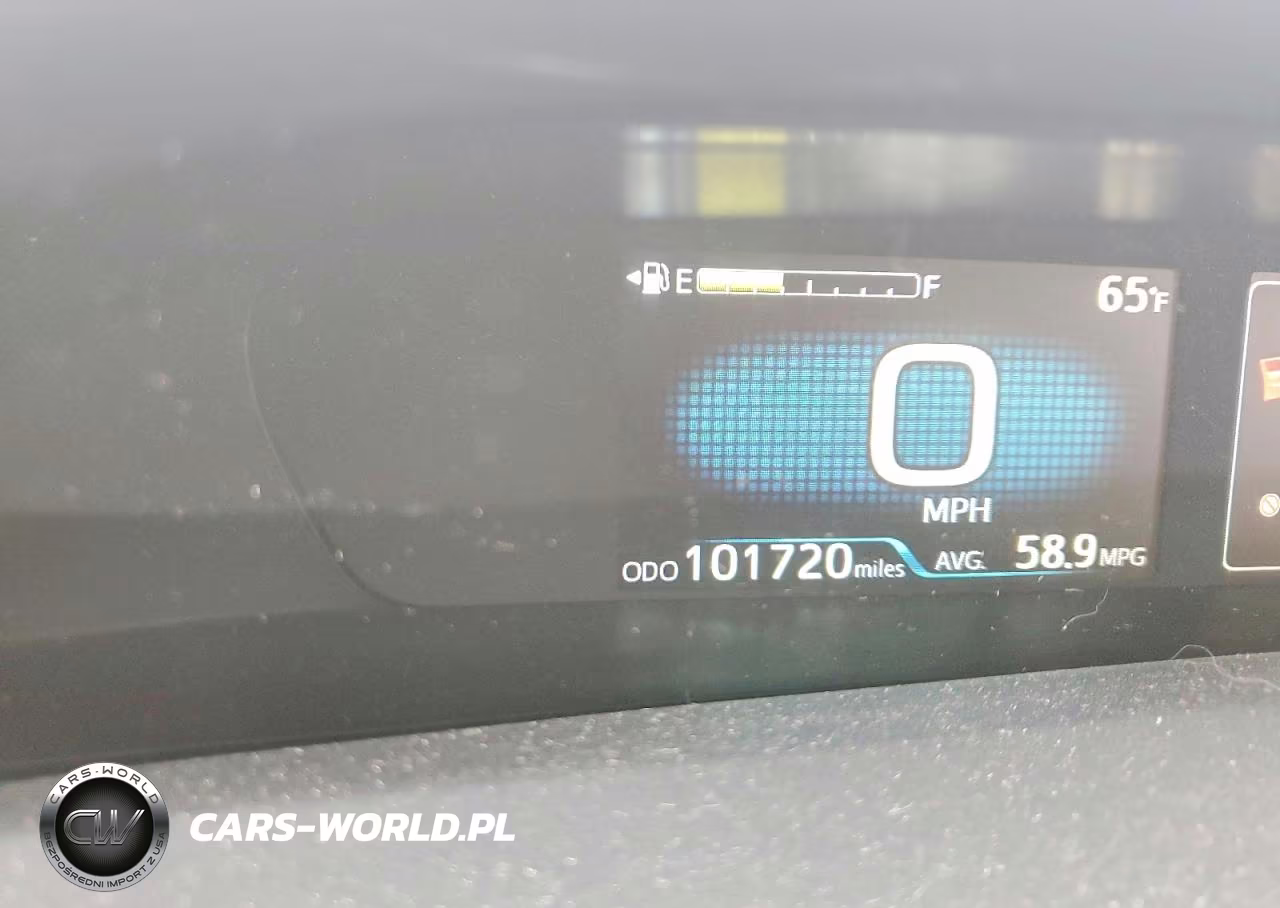 2021 Toyota Prius Prime Limited VIN:JTDKAMFP8M3165185 - 9