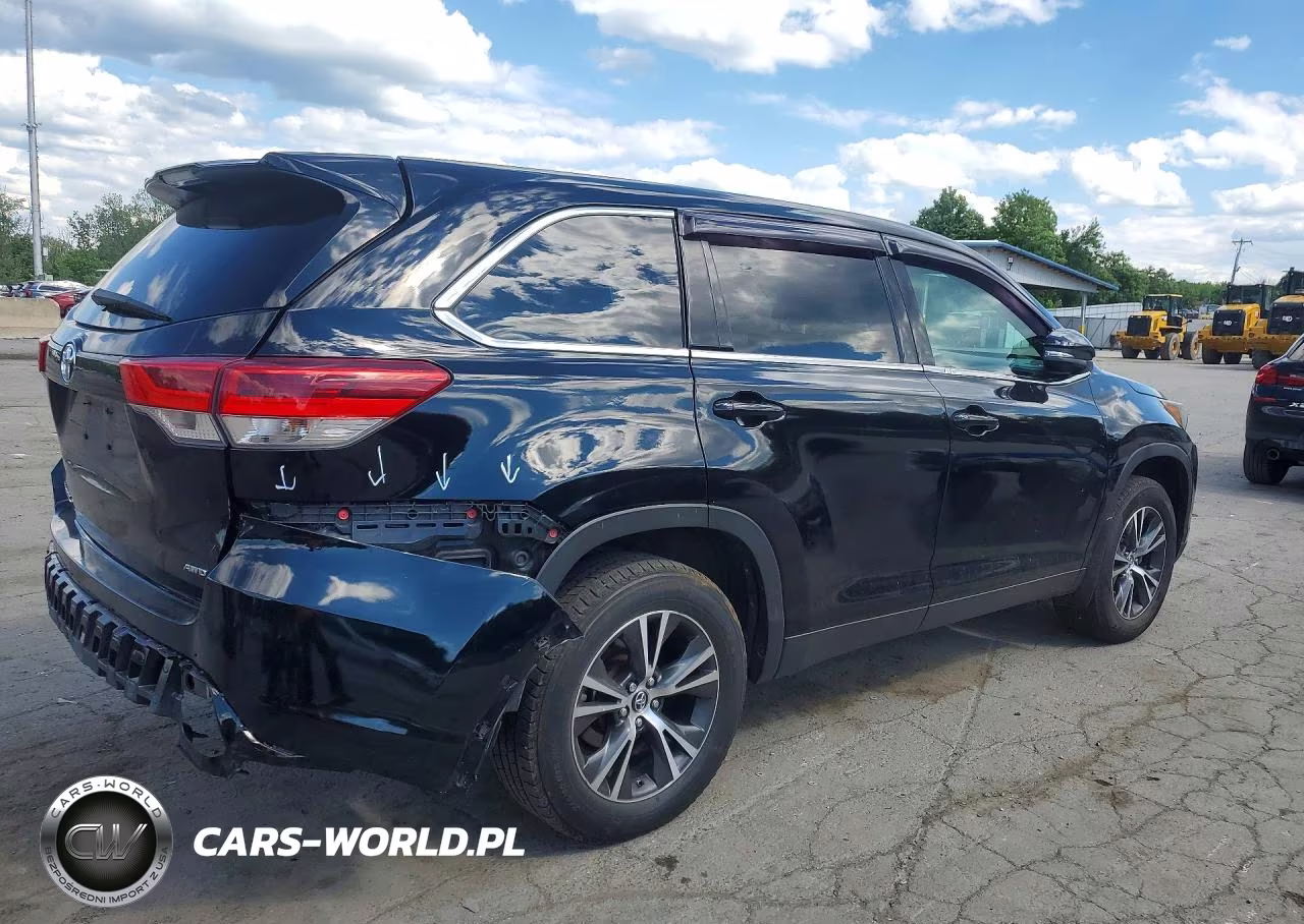 2019 Toyota Highlander Le VIN:5TDBZRFH8KS723031 - 3