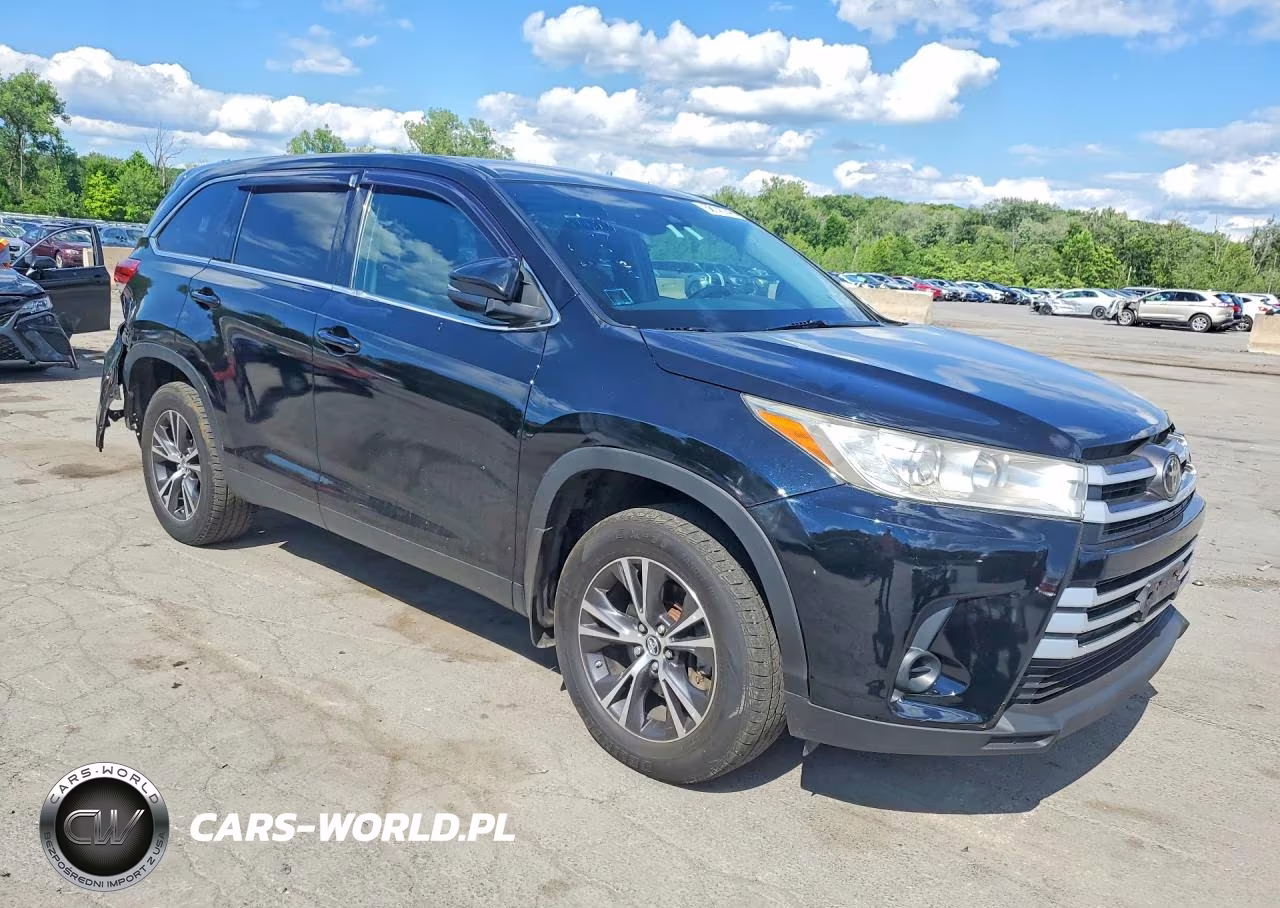 2019 Toyota Highlander Le VIN:5TDBZRFH8KS723031 - 4