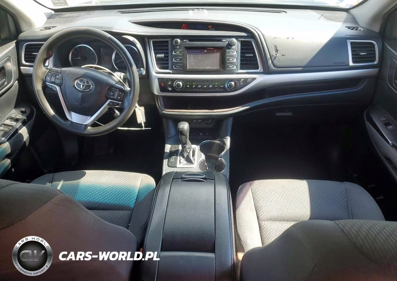 2019 Toyota Highlander Le VIN:5TDBZRFH8KS723031 - 8