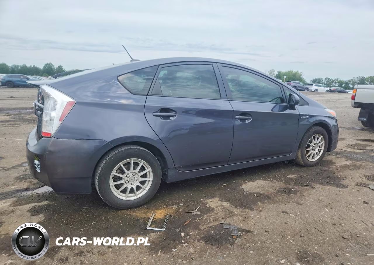 2011 Toyota Prius Two VIN:JTDKN3DU8B0282058 - 3