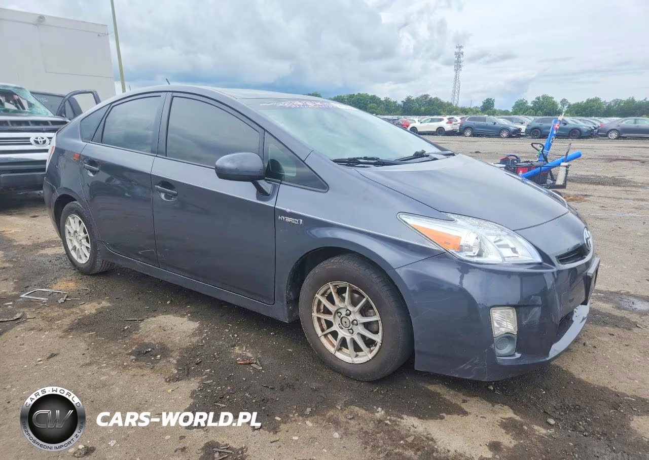 2011 Toyota Prius Two VIN:JTDKN3DU8B0282058 - 4