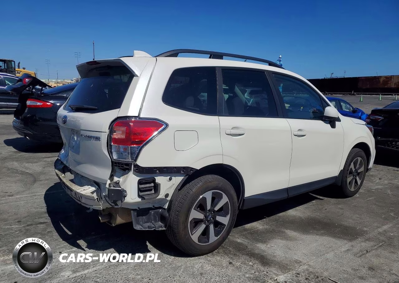 2018 Subaru Forester 2.5I Premium VIN:JF2SJAGCXJH604302 - 3