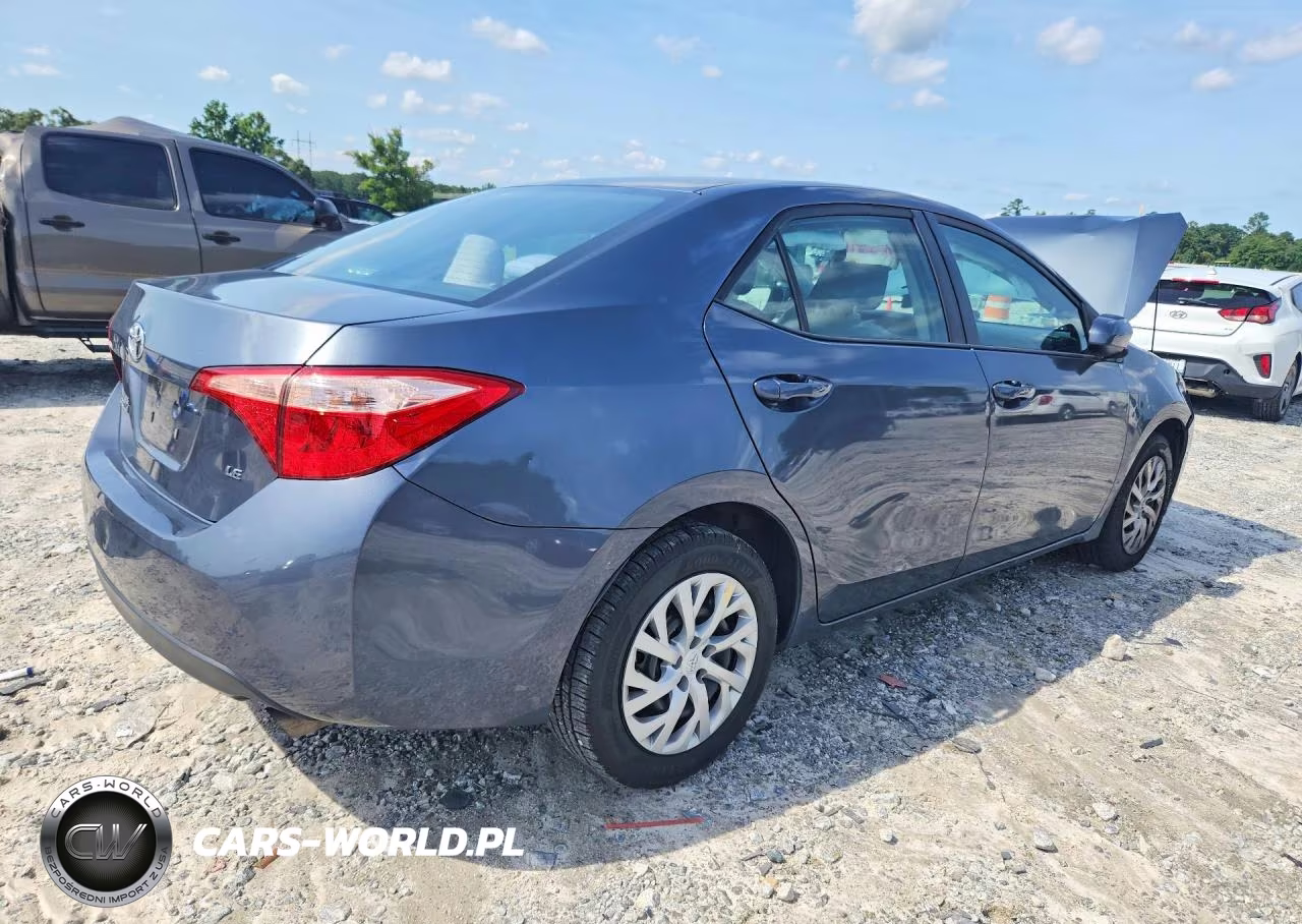 2019 Toyota Corolla Le VIN:5YFBURHE1KP935344 - 3
