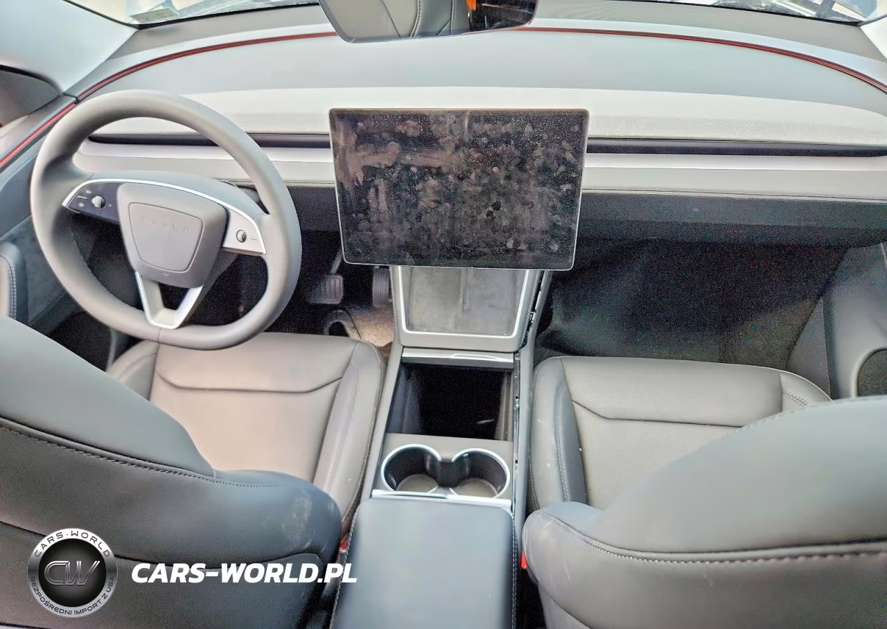 2026 Tesla Model Y VIN:7SAYGDEE9TA584723 - 8