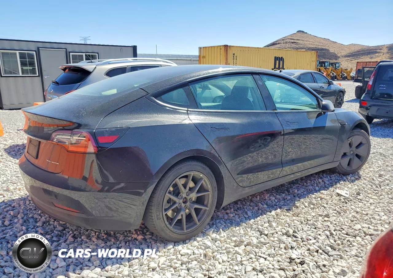 2021 Tesla Model 3 VIN:5YJ3E1EB7MF063179 - 3