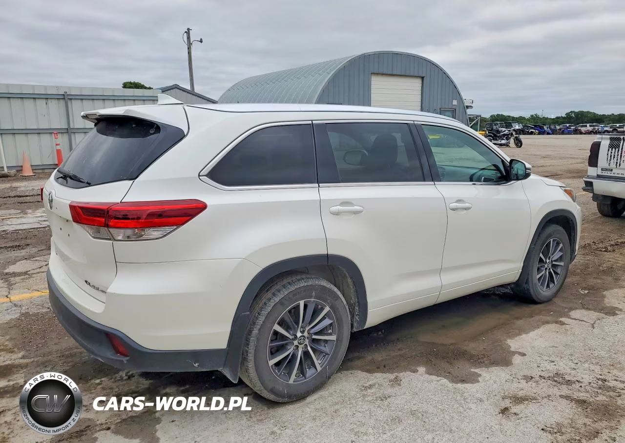 2017 Toyota Highlander Xle VIN:5TDJZRFH7HS515937 - 3
