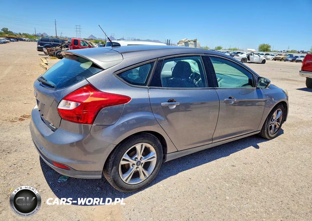 2014 Ford Focus Se VIN:1FADP3K29EL400180 - 3