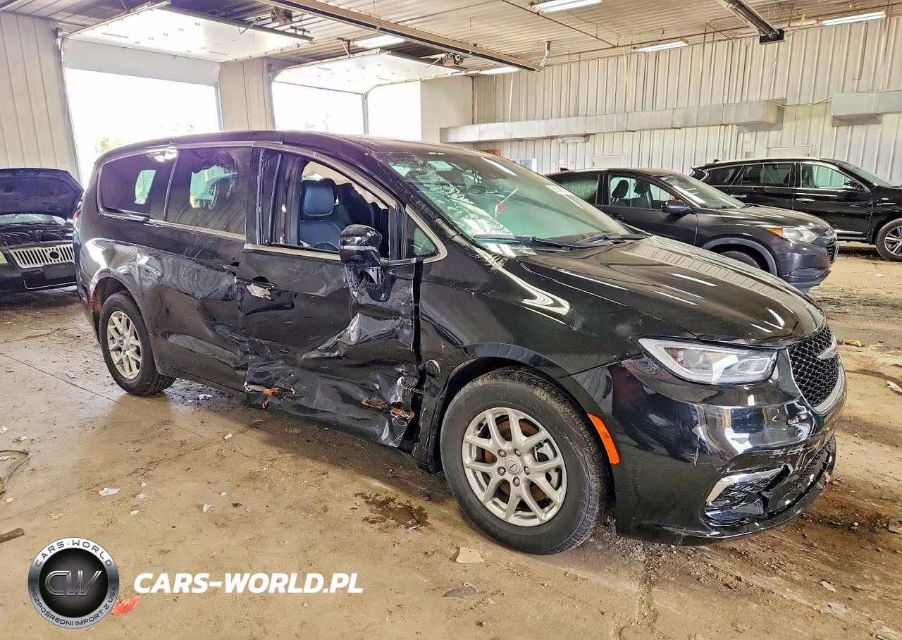 2026 Chrysler Pacifica Select VIN:2C4RC1BGXTR167488 - 4