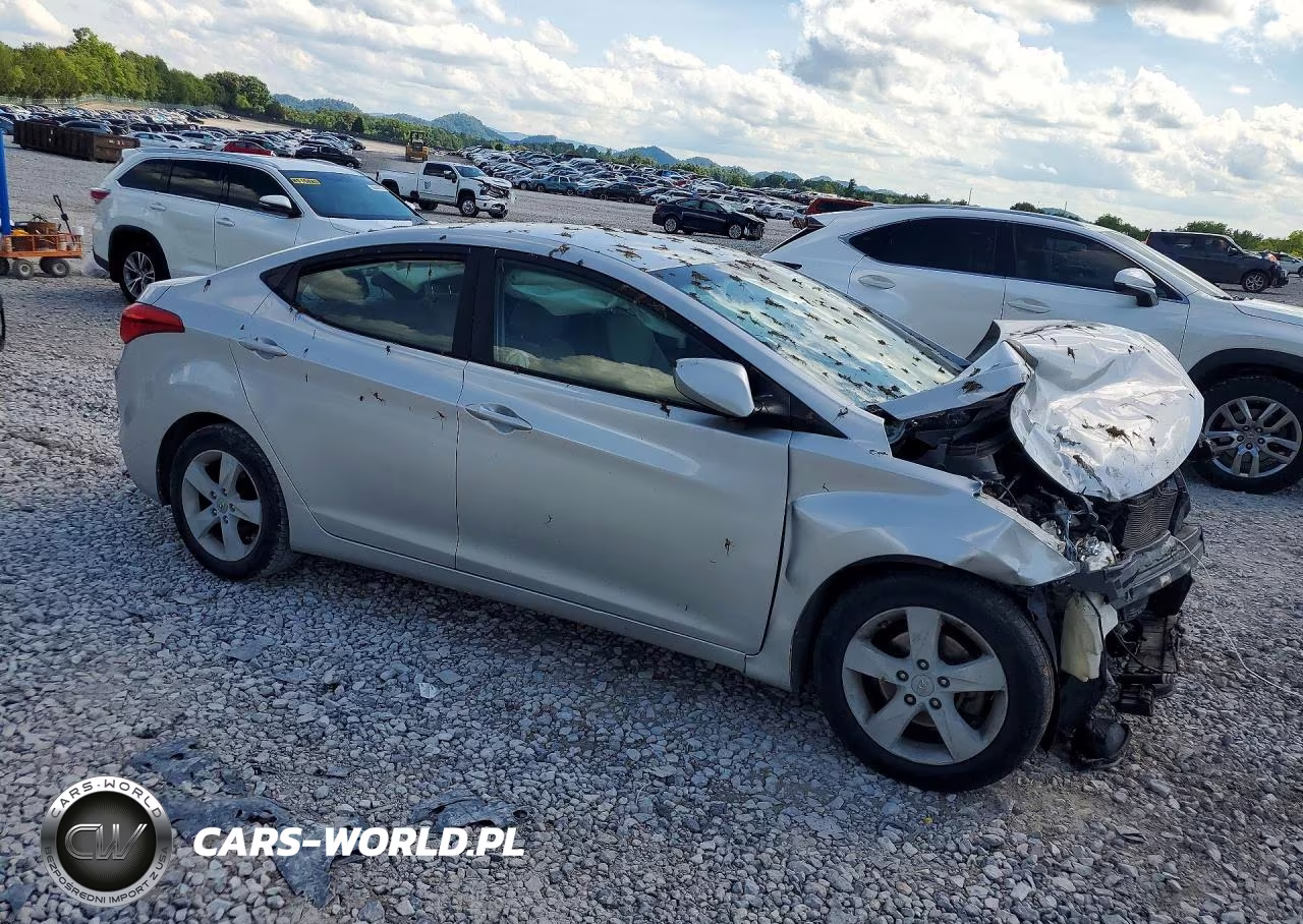 2013 Hyundai Elantra Gls VIN:KMHDH4AE3DU787581 - 4