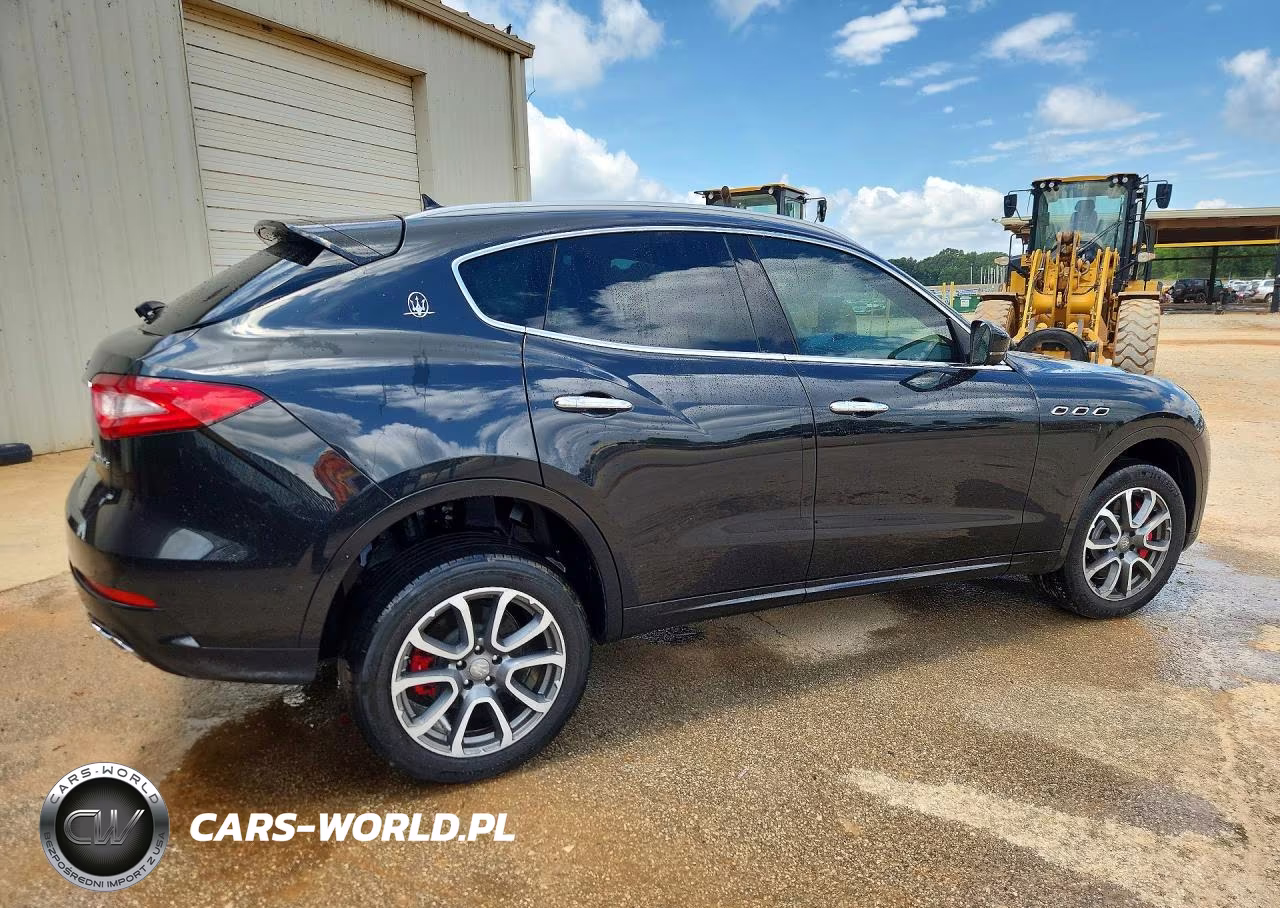 2017 Maserati Levante S Luxury VIN:ZN661YUL1HX241268 - 3