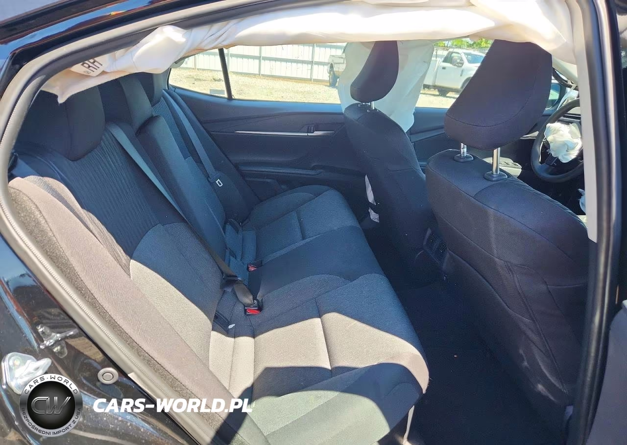 2026 Toyota Camry Le VIN:4T1DAACK8TU260320 - 10