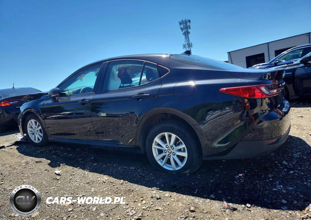 2026 Toyota Camry Le VIN:4T1DAACK8TU260320 - 2