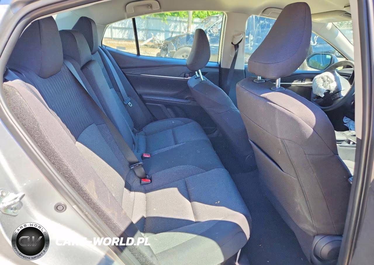2026 Toyota Camry Le VIN:4T1DAACK5TU210104 - 10