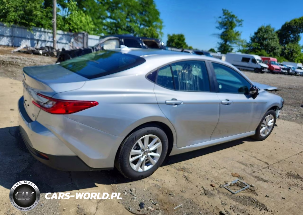 2026 Toyota Camry Le VIN:4T1DAACK5TU210104 - 3