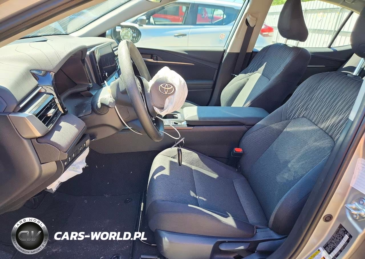 2026 Toyota Camry Le VIN:4T1DAACK5TU210104 - 7
