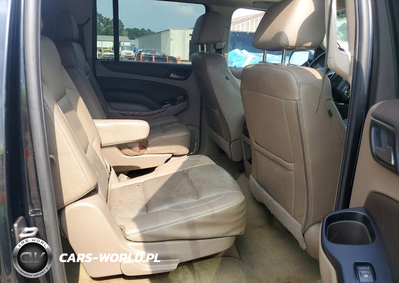2018 Chevrolet Suburban K1500 Premier VIN:1GNSKJKC8JR189906 - 11