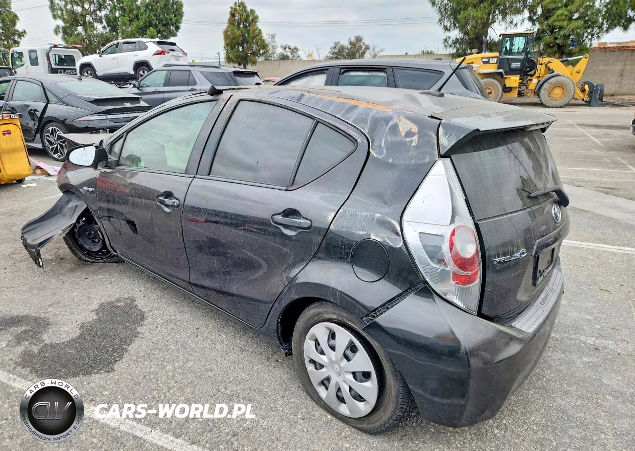 2012 Toyota Prius C Three VIN:JTDKDTB34C1517354 - 2