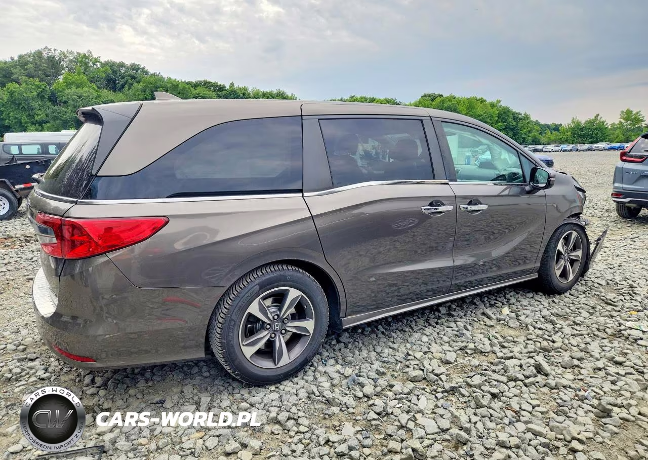 2019 Honda Odyssey Touring VIN:5FNRL6H87KB016275 - 3