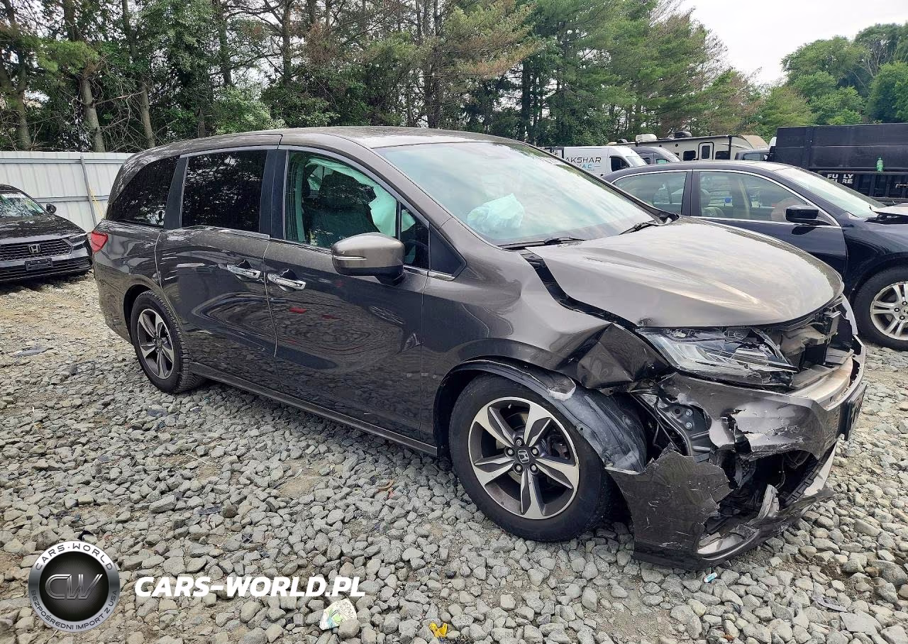 2019 Honda Odyssey Touring VIN:5FNRL6H87KB016275 - 4