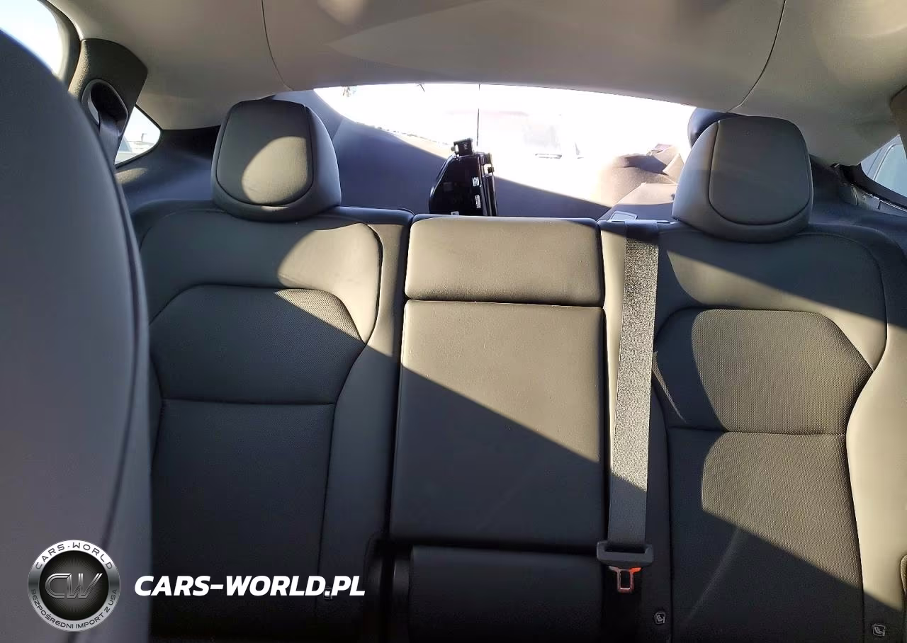 2026 Tesla Model Y VIN:7SAYGDEE8TF569617 - 10