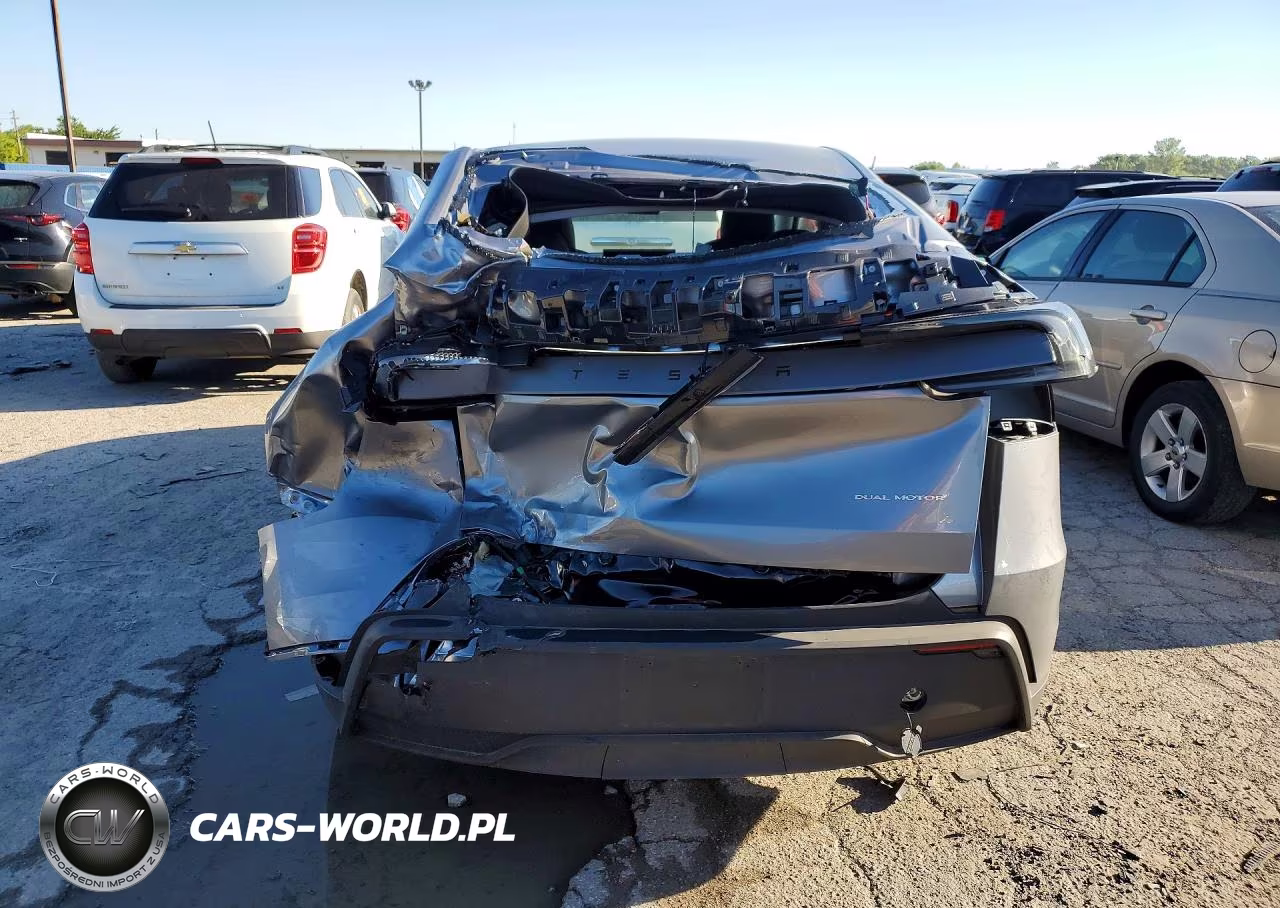 2026 Tesla Model Y VIN:7SAYGDEE8TF569617 - 6