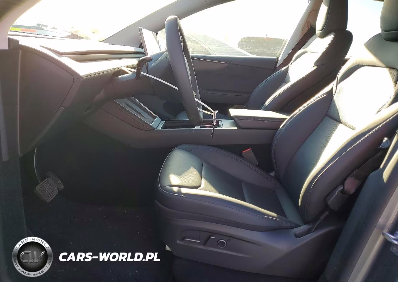 2026 Tesla Model Y VIN:7SAYGDEE8TF569617 - 7