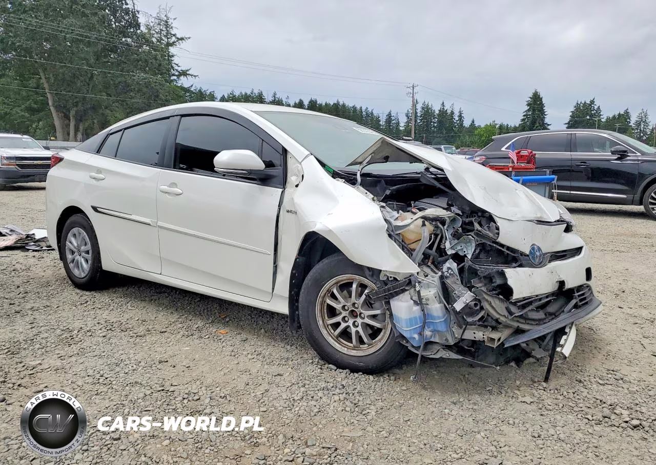2020 Toyota Prius L Eco VIN:JTDKARFUXL3106429 - 4
