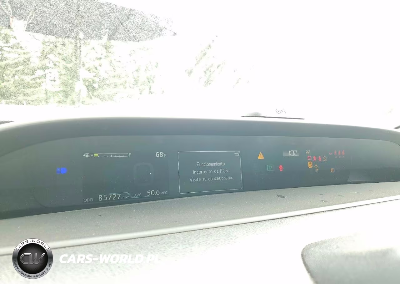 2020 Toyota Prius L Eco VIN:JTDKARFUXL3106429 - 9