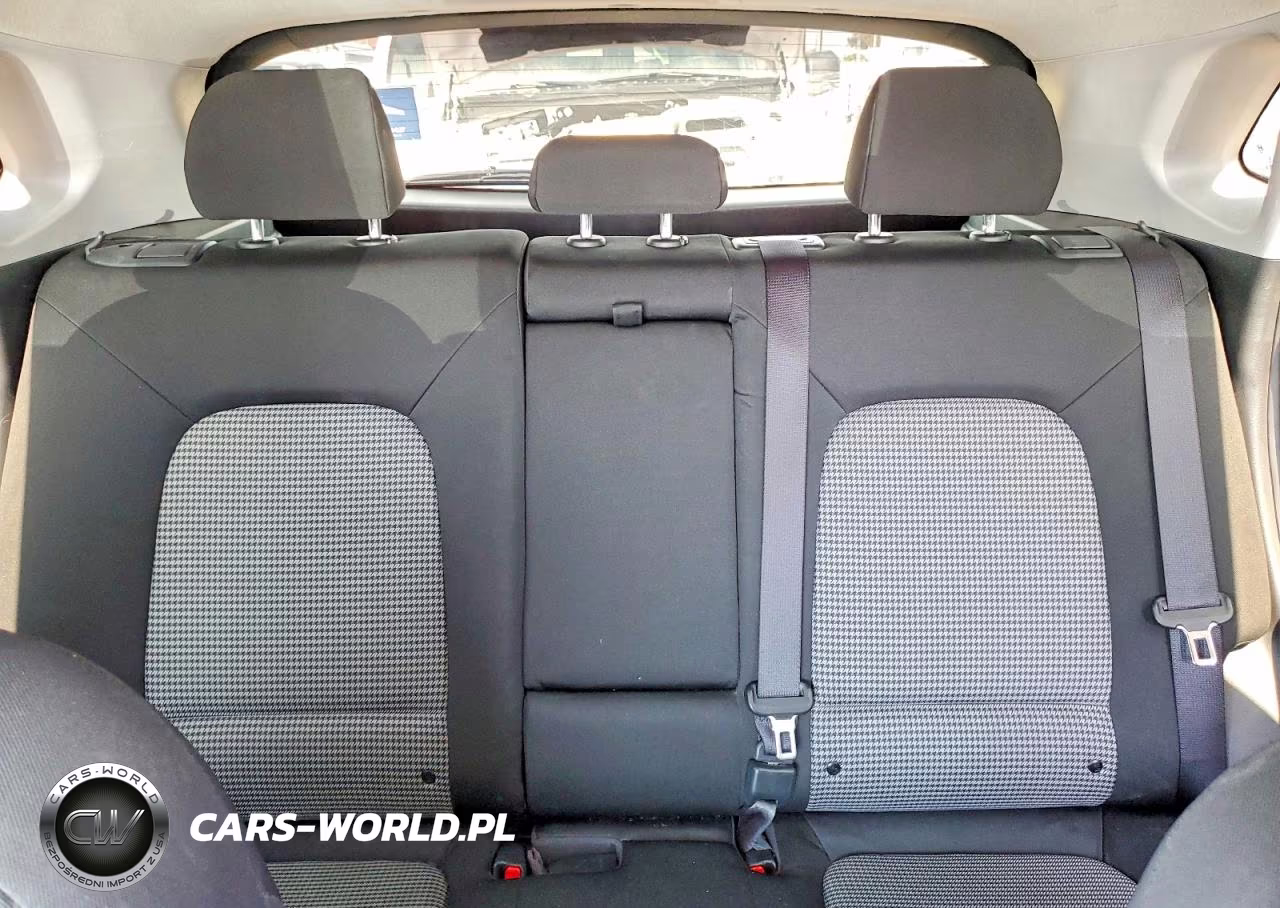 2019 Hyundai Kona Se VIN:KM8K12AA0KU225647 - 10