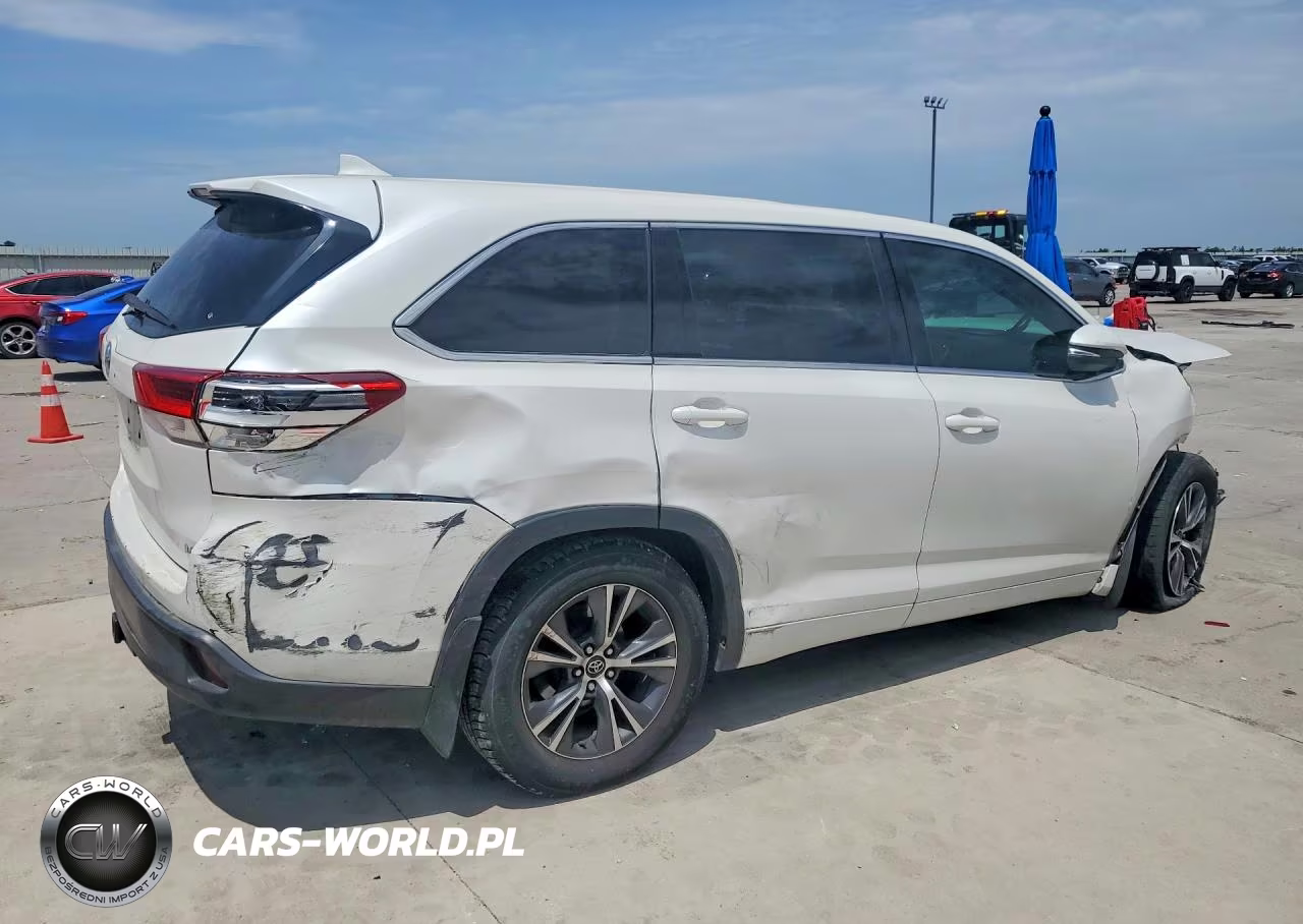 2017 Toyota Highlander Le Plus VIN:5TDZZRFH5HS190496 - 3