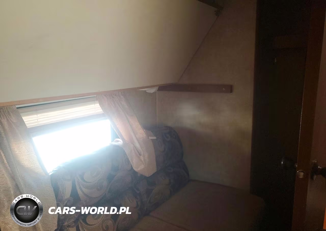 2013 Rave Trl 48Ft VIN:54CBA0S28D1C93458 - 8