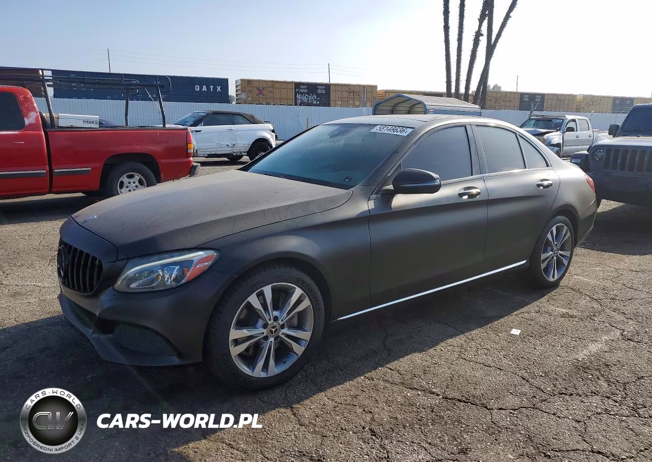 2016 Mercedes-Benz C 300 – zdjęcie 1 z 12