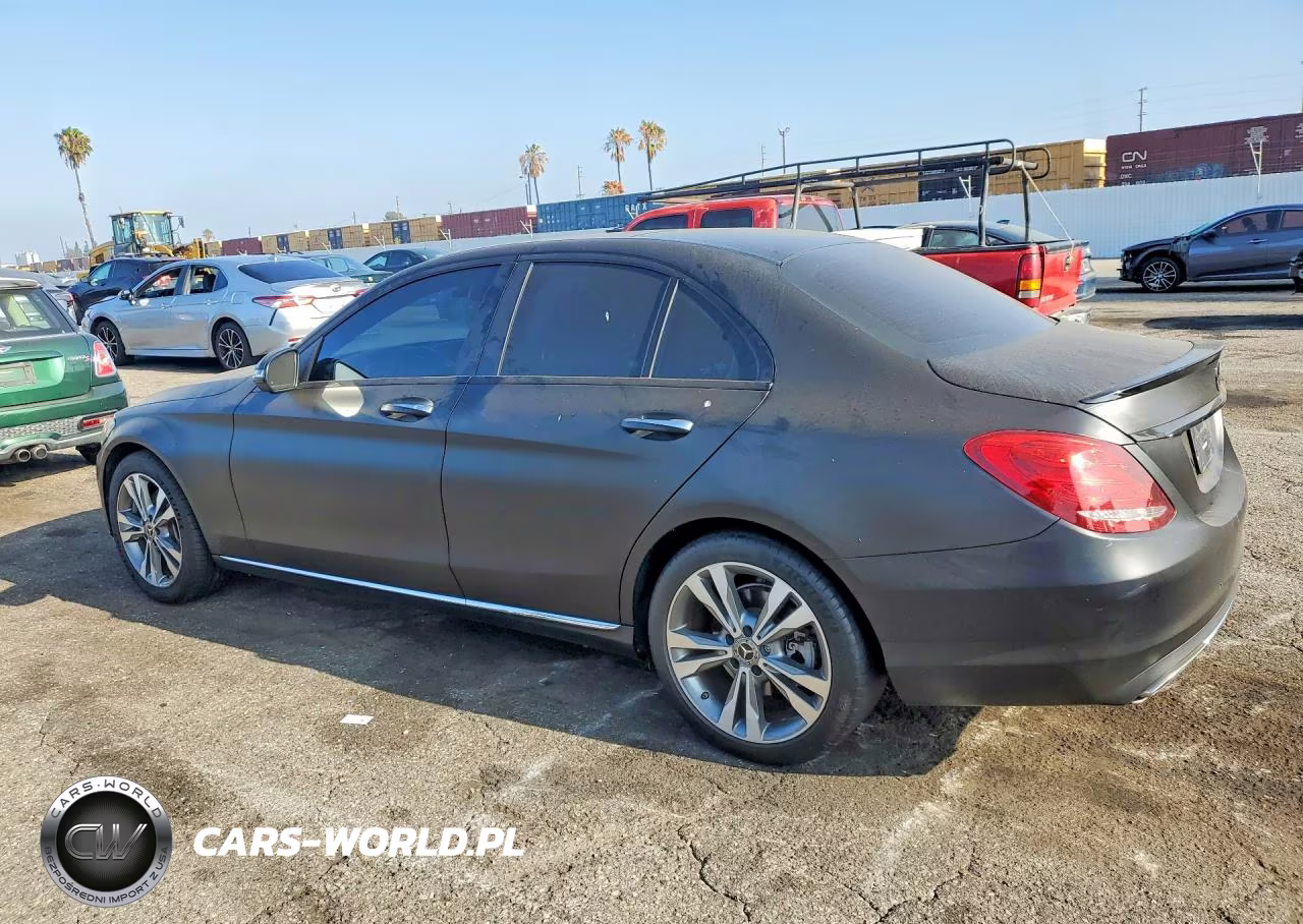 2016 Mercedes-Benz C 300 VIN:55SWF4JB9GU127632 - 2