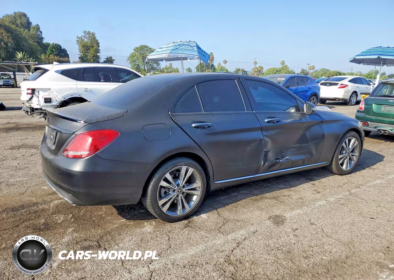2016 Mercedes-Benz C 300 VIN:55SWF4JB9GU127632 - 3